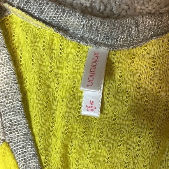 Xhilaration Lightweight Breathable Yellow/Tan Button Up Cardigan Size M EUC - Picture 3 of 12